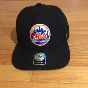 NWOT Mets 47 brand snap back hat